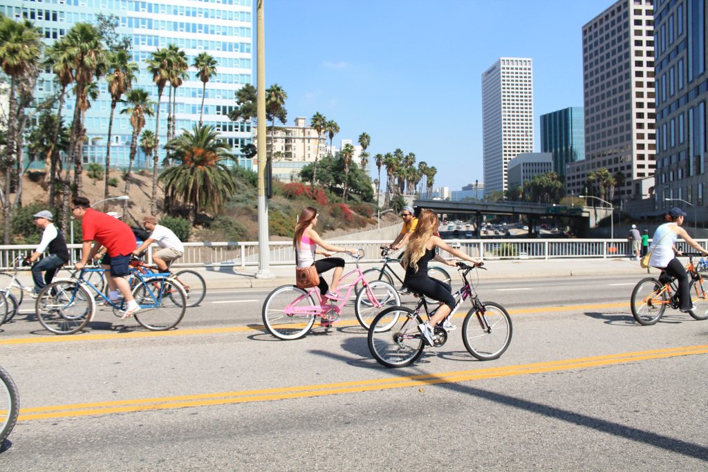 DitchingUrDesk's tweet photo. Can you go car-free this weekend? #car-free #frugalfitness #environmentalism 

Weekend Inspiration Wednesday: Go Car-Free! https://t.co/AcJzEmLseZ https://t.co/dkHyFeDCBw