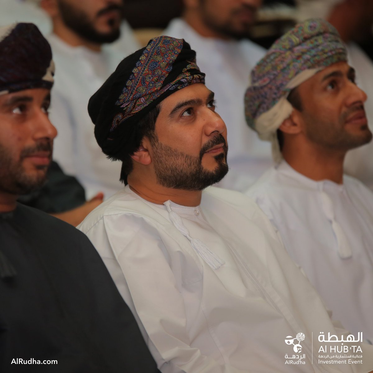 LuxuryXrAxa's tweet photo. تقديم عروض #فعالية_الهبطة : https://t.co/C8my5hubAK