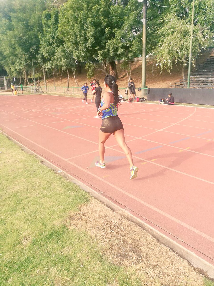 nancyapl45's tweet photo. #run #running #AmoCorrer #AquíYaSeCorrió #BuenMiercoles #correconmigo #YoElegíCorrer #atletamedphy @MedPhySport https://t.co/YZts89kN3H