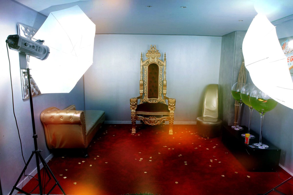 starcreation2's tweet photo. Youtubeuses, youtubeurs, Studio Starcreation, a place for you, réalisation de teasers, mini clip vidéo, matériel professionnel, vidéo 4K, Leds Panels bi color, devis sur demande
ceux qui partagerons auront droit à un gros bisou lol !! https://t.co/Rm2BYqJ1KN