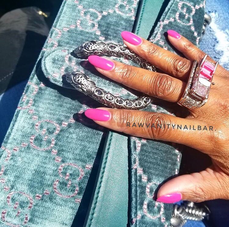 RawvanityNB's tweet photo. ๐ฃ#CLIENTSELFIE ! We love when you post your nails ! Donโt hesistate to #TAG #RVNB @rawvanitynailbar ! This pink NEVER gets old ๐๐ท๐ฑ๐
๐พ๐ฃ are you Easter ready?! @gi_ven_gi is ! This is a Gel Manicure by Annarica. #Booking + #Availability #LINKINBIO ๐ฑ #selfloveinfluencers https://t.co/e8LYl8mhqs
