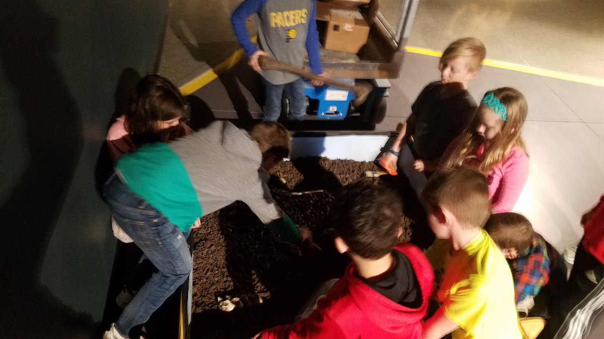 _nathandavidson's tweet photo. Fun and educational field trip @IndianaMuseum with my two littles and the OTES 3rd grade. Learned more about rocks and minerals! #ismhs #acornstrong @RobinLynchOT https://t.co/Nswl6OHkZL