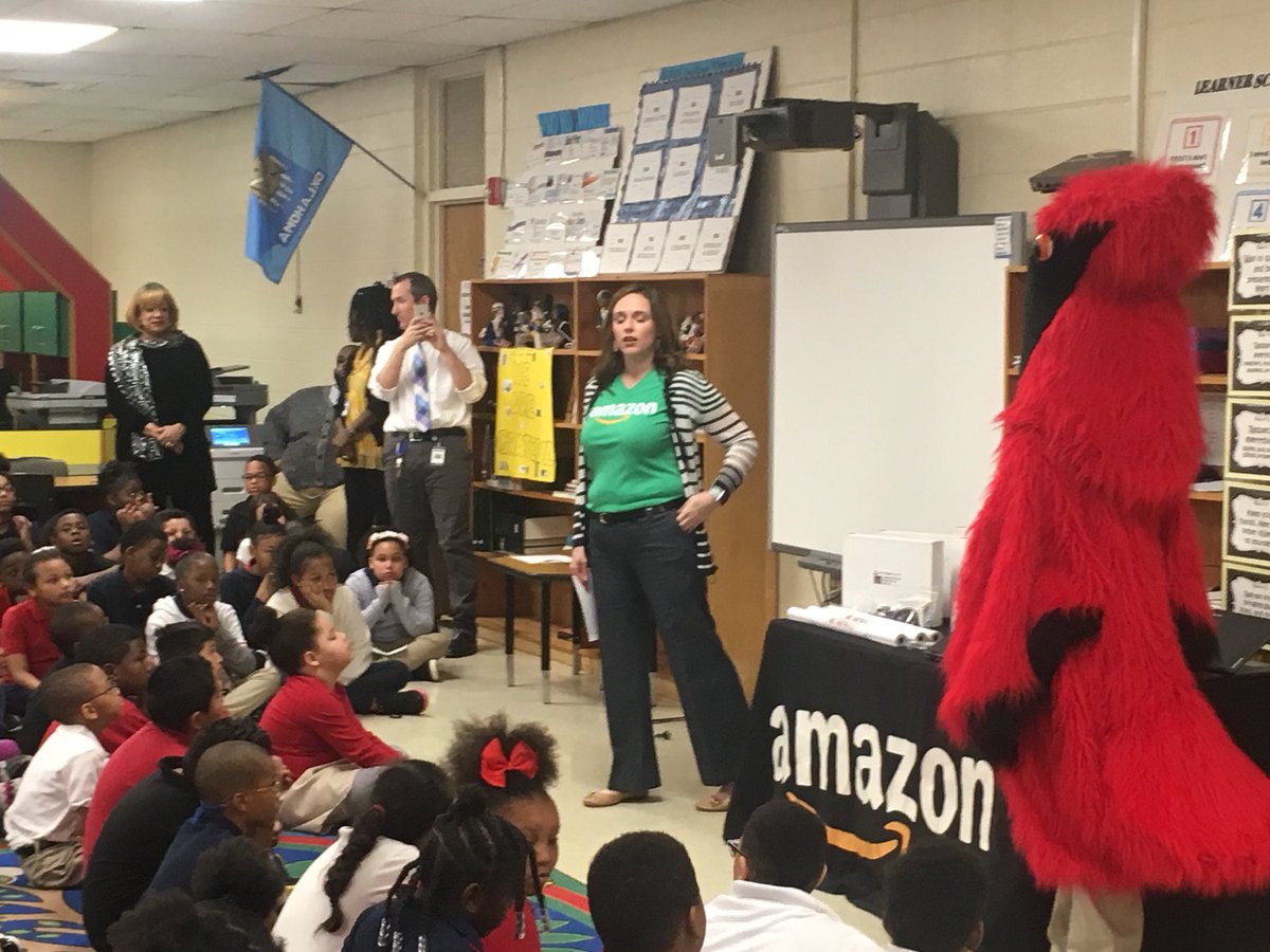 A great day for FD Moon students receiving $10,000 donation from Amazon to help support their STEAM program. @OKCPS @FDMoonAcademy1