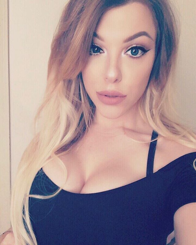 notoriousDVN's tweet photo. “A rush at the beginning, I get caught up, just for a minute.”
•
•
•
#danni_glamour #lorde #bodysuit #novababe #beautygram #selfiegram #selflove #makeup #makeuplife #vsco #horrorfan #horrorgram #horrorgirl #makeupobsessed #blondies #vapegirls #vapest… https://t.co/Y3AQtOjXPB https://t.co/md5YmrPBmQ