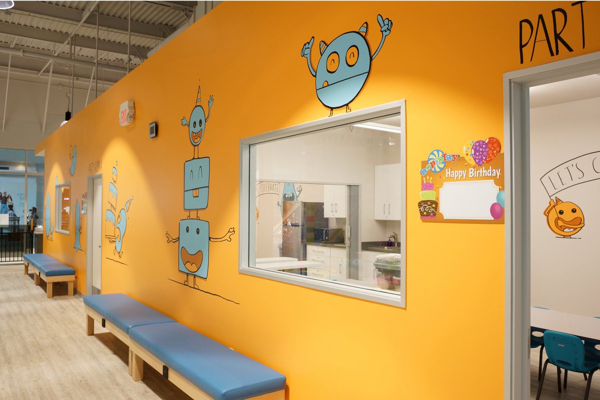 WallandWall's tweet photo. Murals for @HopnPlay - an indoor playground located at the Tanforan Mall in San Bruno. https://t.co/X3VT6SqsVI #play #murals #paint https://t.co/7IacJeK7fy
