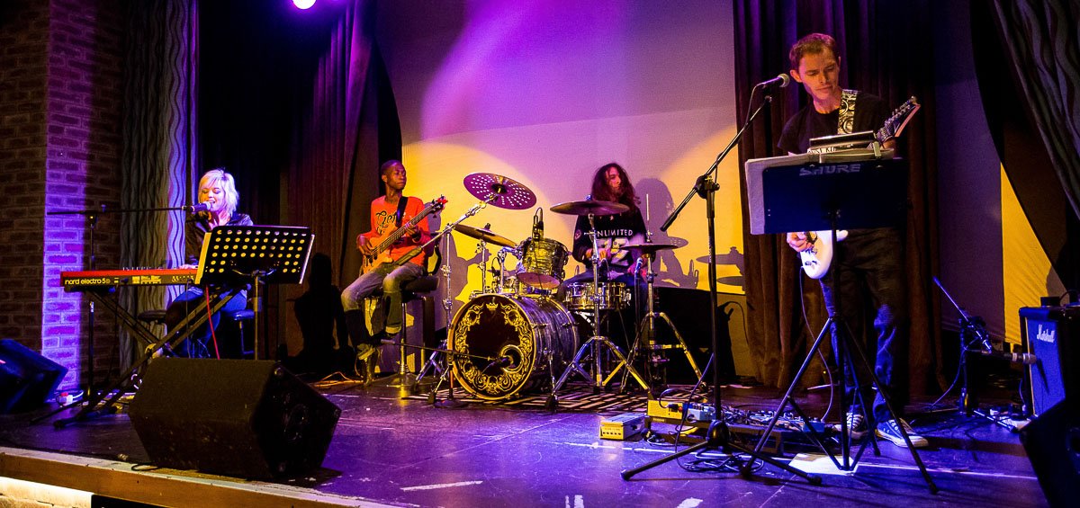 wellcastband's tweet photo. #Lounge #Eighties #GardenRoute #LiveMusic https://t.co/nFWGJKUgSG