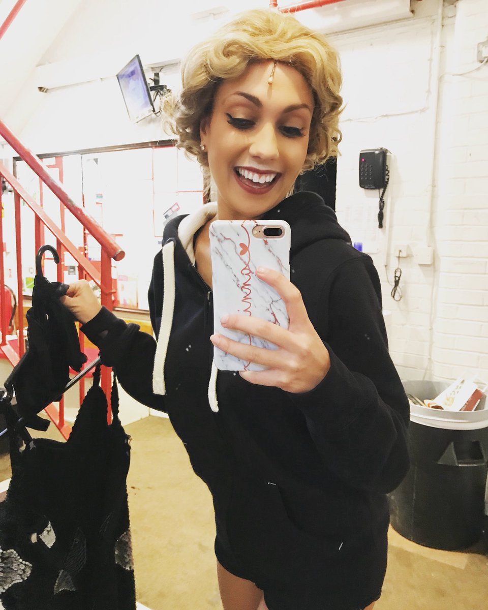 AnnieGuy13's tweet photo. BLONDE! 👸🏼 Loving changing my hair colour every scene in @ModernMillieUK 😍❤️ #Bododeo #ModernMillieUK https://t.co/lyPPalXS9f