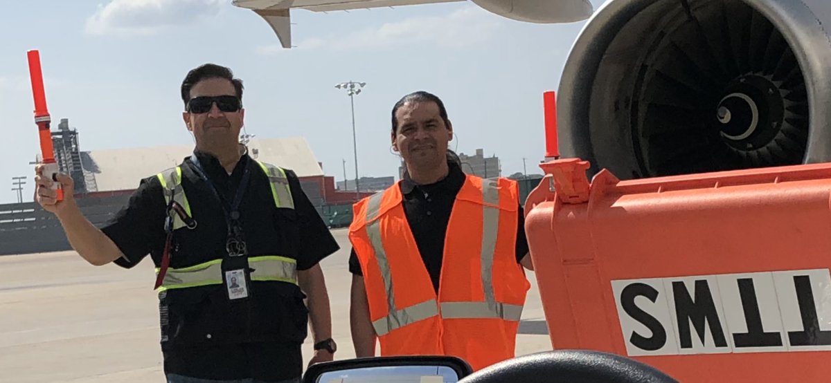 Great work by our teams to test the Tow Team Warning System In SAT and LAX! <a href="/united/">United Airlines</a> <a href="/dclove20/">Donald Love</a> <a href="/txgabe39/">Gabe Garza</a>  #safety #teamwork #dependable