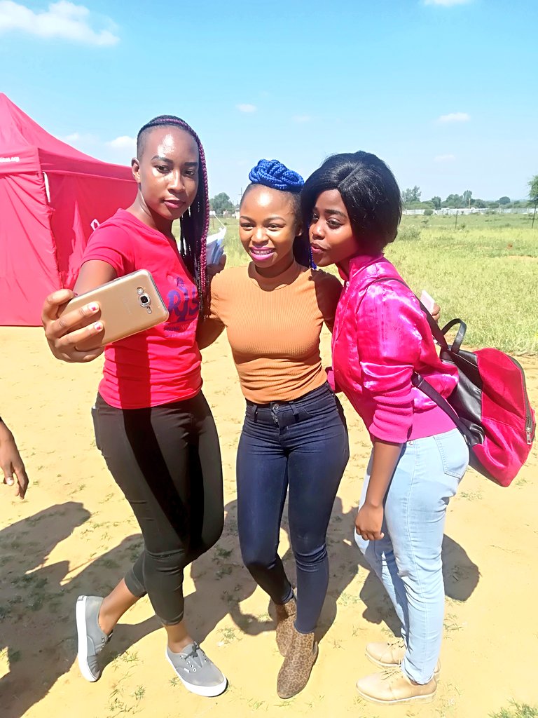 NalediChirwa's tweet photo. Spoke with young Black Girls from @SoulCity_SA Rise Club in Maubane, Limpopo today. Being a Rise Women's Advocate is so fulfilling. Black girls in rural areas also deserve economic, political, social and legal justice.
#RiseClub
#RiseAdvocate https://t.co/0vo7n999V1