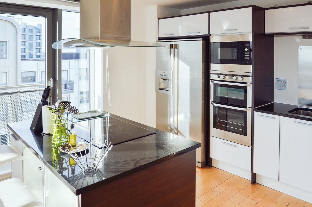 TheCitySuites's tweet photo. The kitchen of your dreams ❤️ Book our #Edinburgh apartments on https://t.co/Oxvv7MZ4JZ 🏙 #scotland #visitedinburgh #stayinedinburgh #edinburghlife #museum #Town #events #TravelTuesday #relax https://t.co/IbFji3c1DZ