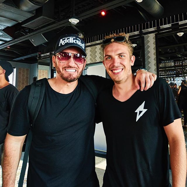 Styline's tweet photo. Rock The Beat with my brother @deanmasonmusic is still going strong ๐ชโก๏ธ
Have you gotten your copy?!
๐ท @nasmediaproduction / @mveniot
#OfficiallyAddicted #PowerHouse https://t.co/odqjqgQHbo