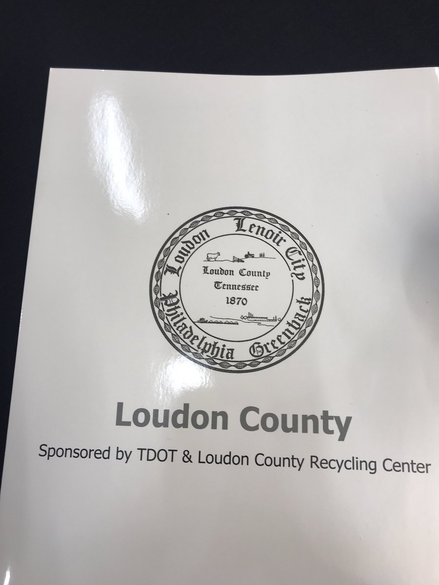 justhomesgroup's tweet photo. Thanks @BuddyBradshaw1 for donating folders for the Regional Leadership Class of 2018 for @LeadershipLoCo #leadloco https://t.co/GblwykWJQa