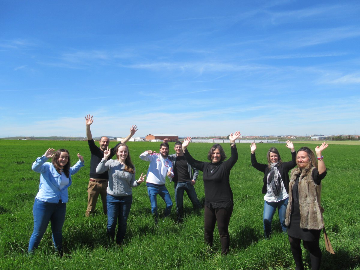 Hoy, la Lanzadera de Empleo y Emprendimiento de Miguelturra cierra sus puertas. Son infinidad de sentimientos los que hoy afloran, la motivación y entusiasmo por afrontar nuevos retos y la tristeza por despedir a los compañer@s.

¡¡Hasta pronto!!