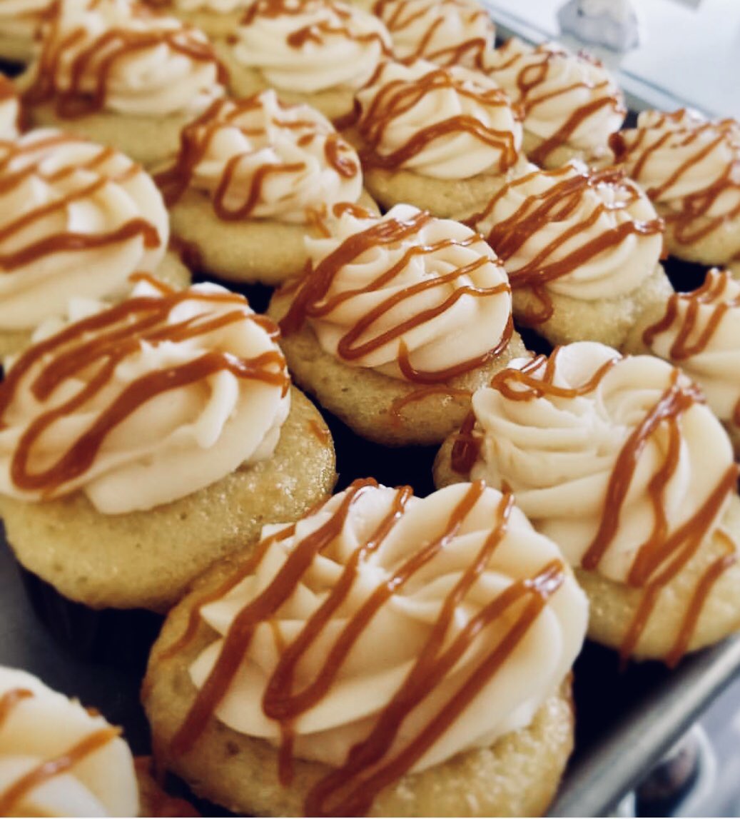 Have you tried Misha’s Dulce de Leche cupcakes? 😋 😍Let us help you in the speediest way possible by ☎️ calling 786 200-6153 or emailing us at info@mishascupcakes.com #mishascupcakes #mishascakes #mishascupcakesandcakes  #cupcakes #dulcedeleche #dulcedelechecupcakes