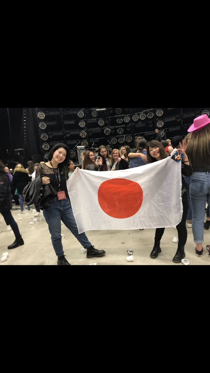 salygoo's tweet photo. I met and talk to Niall in Brighton😭🇬🇧
It was great time😢
My dream just came true
He said "GANBARIMA〜SU" "Is it for me" "Let me do this"
He is my angal😭❤️
#niallhoranflickerworldtour 
@NiallOfficial 
@paris127_mifu https://t.co/PZ0fDVLwU5