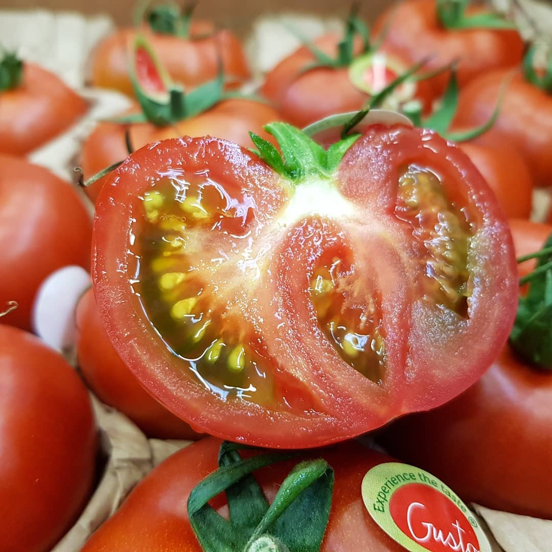 PFoodsWholesale's tweet image. Some exclusive range of products at Premier Fruits. Tomato noire we crimee, Plum green red, Tomato gusto. For enquiry sales@premierfruits.com #asfreshasitgets