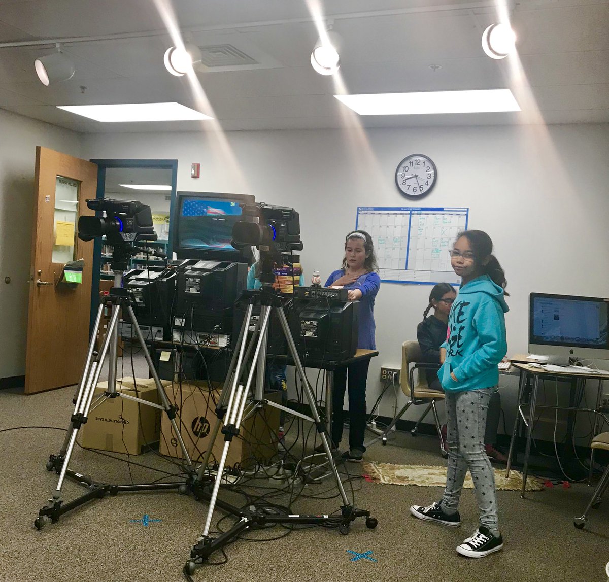 GwynethJones's tweet image. #MHTVNews Producer Sophia closes out #WomensHistoryMonth 💪 Strong, #LikeaGirl with this video for @hcpss_mhms youtu.be/XjJQBjWYDTs Thanks @Always!