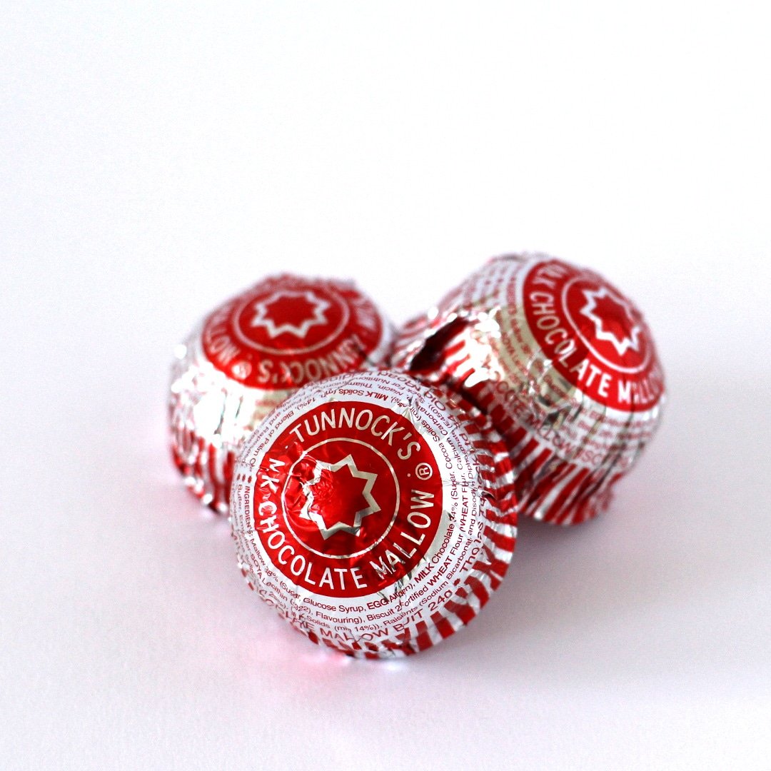 Truly a thing of beauty. 😍
.
.
.
#lakeandloch #teacake #tunnocks #tunnocksteacake #scottishjunkfood #scotland #bestjunkfoodintheworld #loveyou