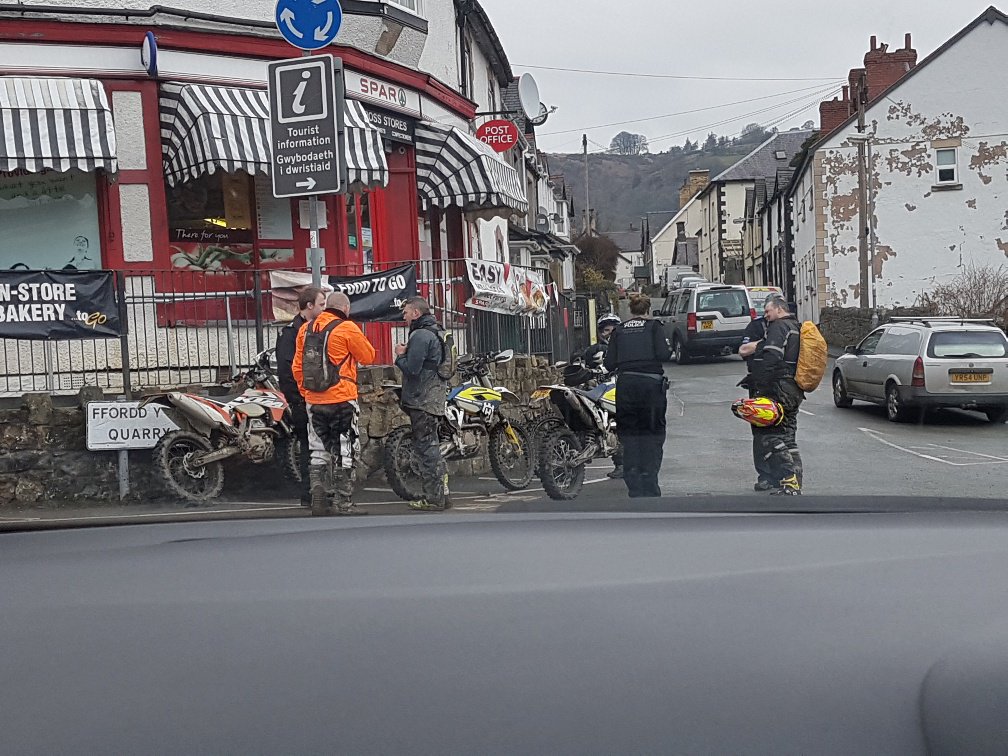 NWPWrexhamRural's tweet photo. 1/2 Operation completed on Saturday 24th March 2018 targeting #illegaloffroading and traffic offenses in the #glynceiriog #nantyr #Llangollen #pontfadog #chirk areas. #NWPolice #pcsodean #pcsomartin #pcsobecca #pcsosteve https://t.co/tfeXyADTni