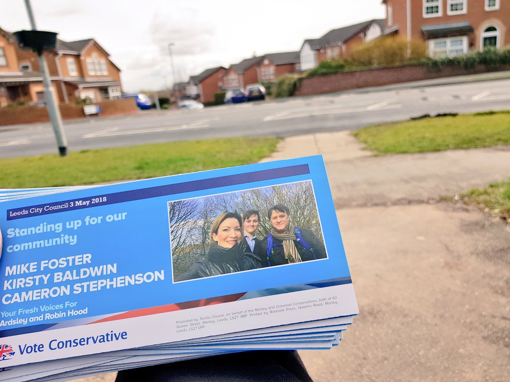 Leafletting in the Yorkshire sun today in #Ardsley & #RobinHood! 

 Thank you to those residents who said they'd be using their 3 votes for all 3 #Conservative candidates on May 3rd! #LeedsCityCouncil #LocalElection #ToryCanvass