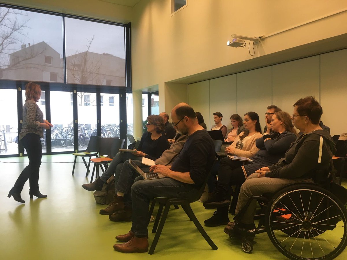 martondepinth's tweet photo. ICT Netwerk #PROOLeiden #OBSGLeiderdorp ontwikkelt zich door naar een #LerendNetwerk @naomimertens https://t.co/qT3RMAizui