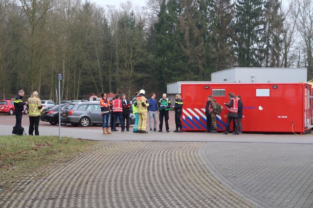 VRT_Twente's tweet photo. Vandaag CoPI oefeningen terrorismegevolgbestrijding #oefenenisbelangrijk #samenwerkenaanveiligheid met @BrandweerTwente @POL_Overijssel @ambulanceoostmz @ghortwente @SafetyCampusVRT https://t.co/ZHI2mRKcYZ