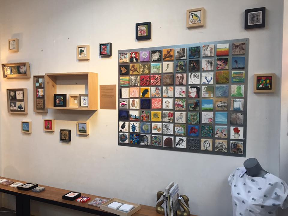 10x10artist's tweet image. Kom kijken bij @toon_amsterdam. 100 @10x10artist kunstwerken.   #expositie #interview #kunstenaar #kunststijl #woninginrichting