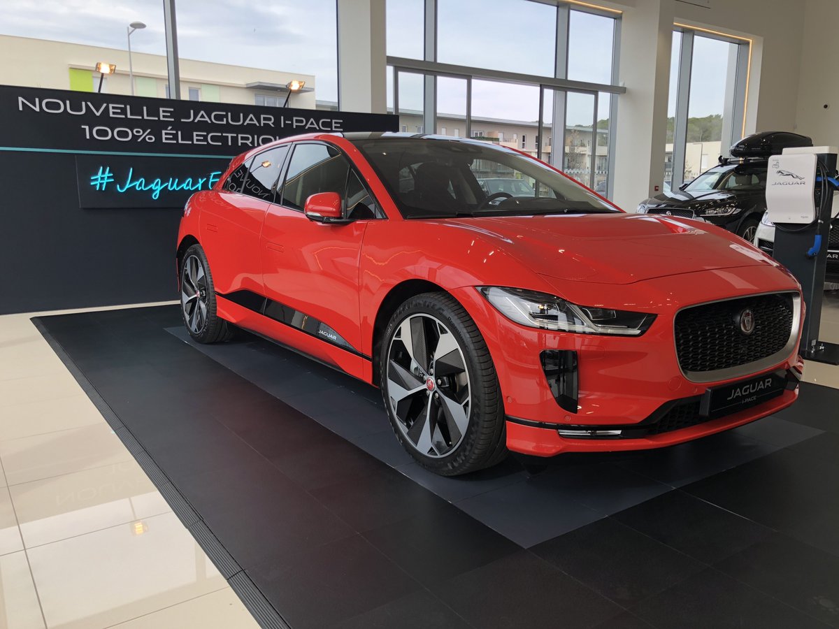 MapautoOfficiel's tweet photo. [INVITATION] La nouvelle JAGUAR I-PACE le véhicule 100% électrique de JAGUAR se recharge aujourd'hui et demain dans votre concession JAGUAR FRÉJUS. Venez la découvrir!

#Jaguar #JaguarIPACE #Mapauto #EV #JaguarEV #Frejus https://t.co/mzlJ5bG7yT