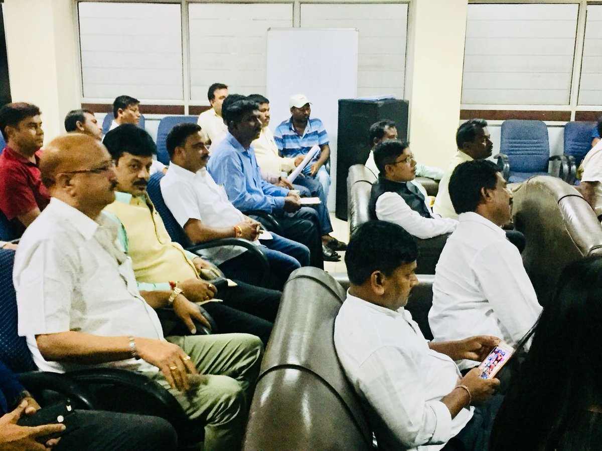pallablochandas's tweet photo. Thank you HCM @sarbanandsonwal  for such a constructive effort to solve all the major issues of tea tribes &amp; discussed with delegates of BJP Chah Morcha, Ministers&amp; MLA’s  today at BJP legislature party hall. https://t.co/SAxucOuJOj
