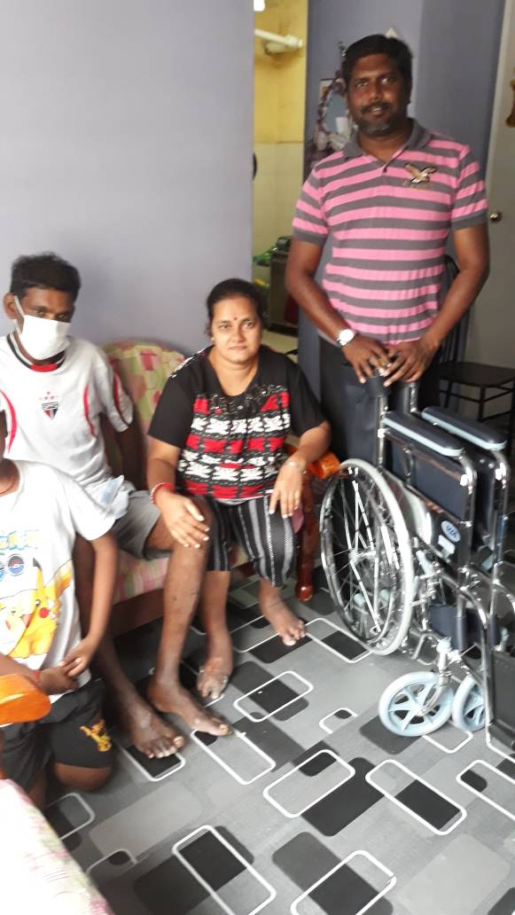 PPPSetiawangsa's tweet photo. Sumbangan Kerusi Roda Kepada Encik Batumalai Perumal Naib Cawangan Pekan Setapak, Bahagian Setiawangsa di PPA Desa Rejang 28hb Mar 2018 @m_kayveas  @simonsuresh1 @TengkuAdnanReal @barisanasional @myPPP_HQ @aliomarAR @obijedidiah https://t.co/Ptg76uloIa