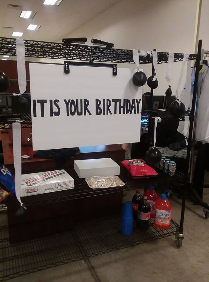 mrsemmybechtel's tweet photo. when your coworkers understand you and your Office obsession. it is my birthday. #theoffice @theofficenbc @johnkrasinski @SteveCarell @rainnwilson https://t.co/TwEgPrC562