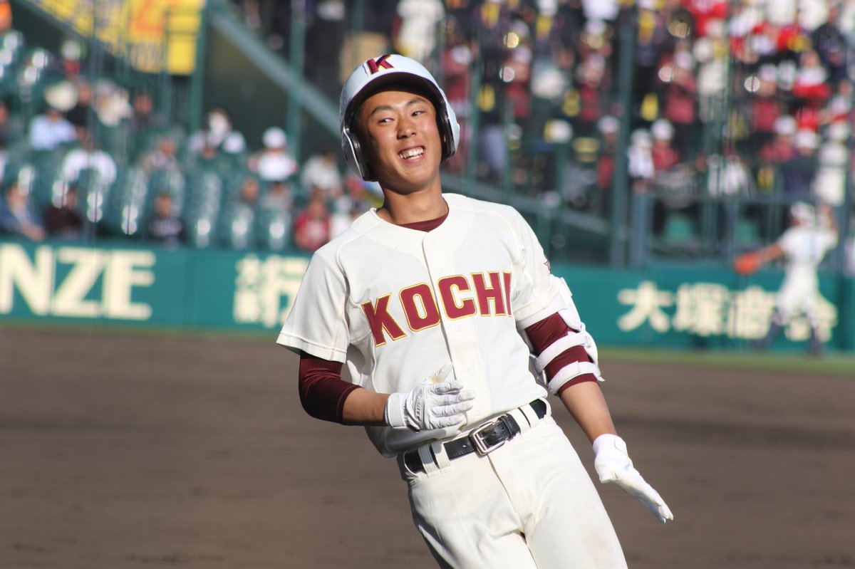 bb_flowers2's tweet photo. vs明秀日立

学園の笑顔は最高でした。

#第90回記念選抜高校野球大会 
#高知高校 https://t.co/9TkycB5tk7