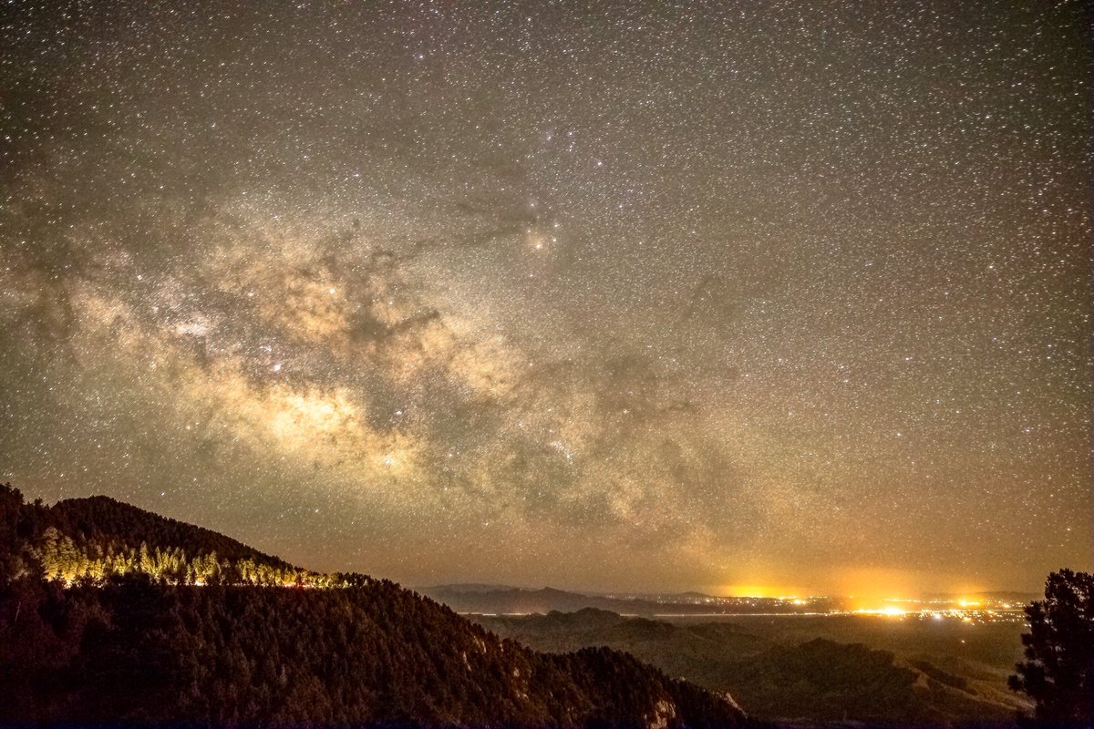 Matt_Siltala's tweet photo. Mt. Graham, Arizona Milky Way shot from 9k feet up. #milkyway #milkywaygalaxy #mtgraham #astrophotography https://t.co/c0QsuN6Dbw