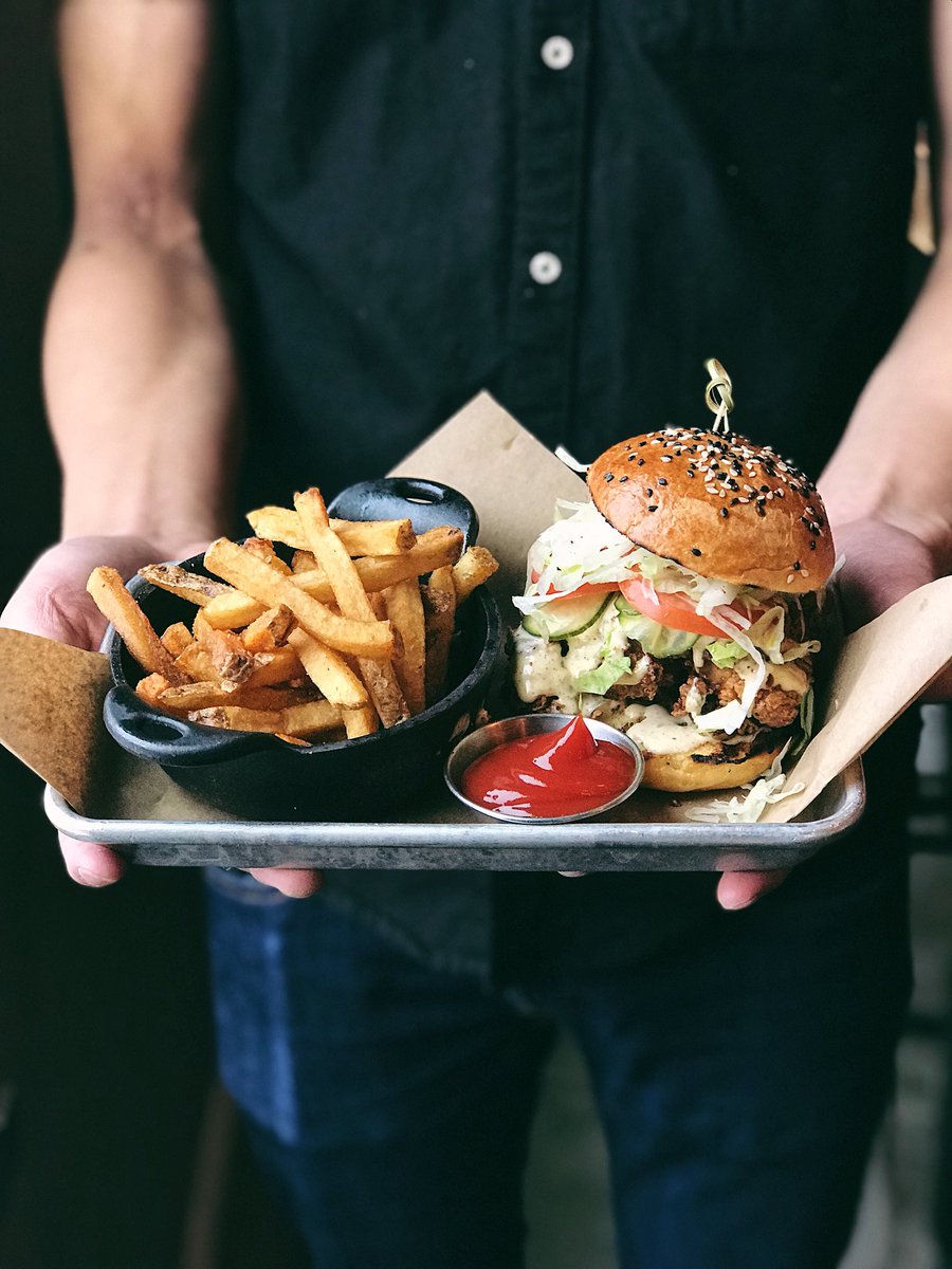 The fried chicken continues today in the form of a sandwich! Don’t procrastinate, because it’s only available until 3pm!