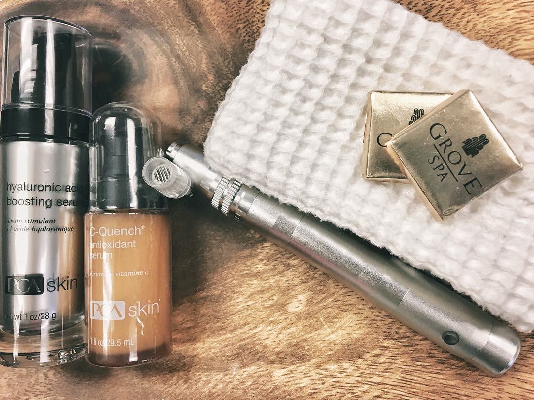 GroveSpa's tweet image. Get it right, get it tight! 👄 Crank up the volume on collagen production and speed up your skin’s natural ability to repair and regenerate through #microneedling treatments and nutrient packed serums. Say sayonara to fine lines, acne scars &amp;amp; hyperpigmentation 🤜🏼💥🤛🏼