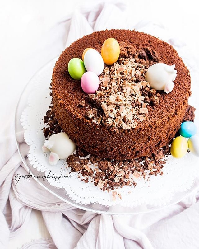 pasticciandoin's tweet photo. Un'idea divertente per una merenda insieme in questa settimana pasquale?
Una soffice #fluffosa al cacao e mandorle con tanti golosi coniglietti di pasta di zucchero e ovetti di cioccolato confettati... Trovate il LINK diretto sul nostro profilo così pote… https://t.co/uku9JmKjma https://t.co/4F1EbdMtvK