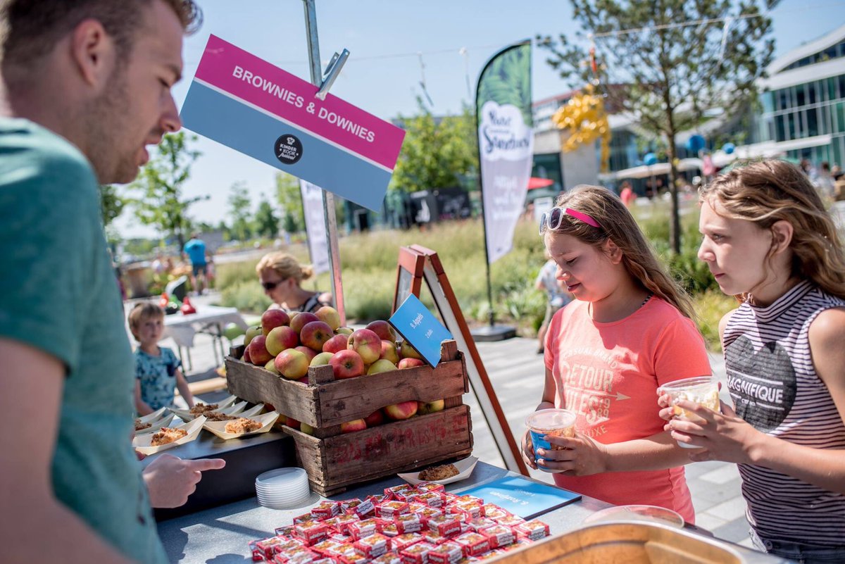 kinderkookfest's tweet photo. EVEN VOORSTELLEN!!!

*** Brownies&amp;downieS Emmen ***

Met deze kanjers is het altijd feest! 🎉 Vorig jaar stonden er appeltaartjes op het menu, maar weten jullie al wat ze dit jaar gaan doen? Wij houden het nog even spannend! 😉

Alvast voorproeven?? Welkom bij @bd_emmen ! https://t.co/hZ0C7tGMTk