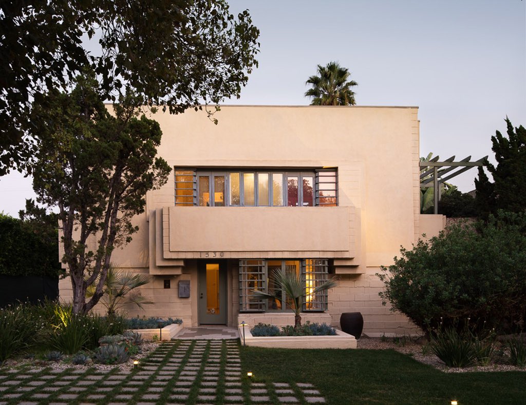 ArchiMaps's tweet image. New on our #LosAngelesArchimap: Henry Bollman House by Lloyd Wright, 1922.
Image: James Yunker
#lloydwright #laarchitecture #californiaarchitecture #archimaps #architecturemaps #architectureguide #archilovers #bollmanhouse