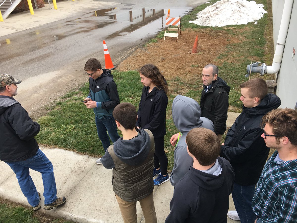 _Mrs_Middleton's tweet photo. Wastewater treatment plant field trip!!!! #bobcatproud #APEnvironmental https://t.co/dUtcK3l60N