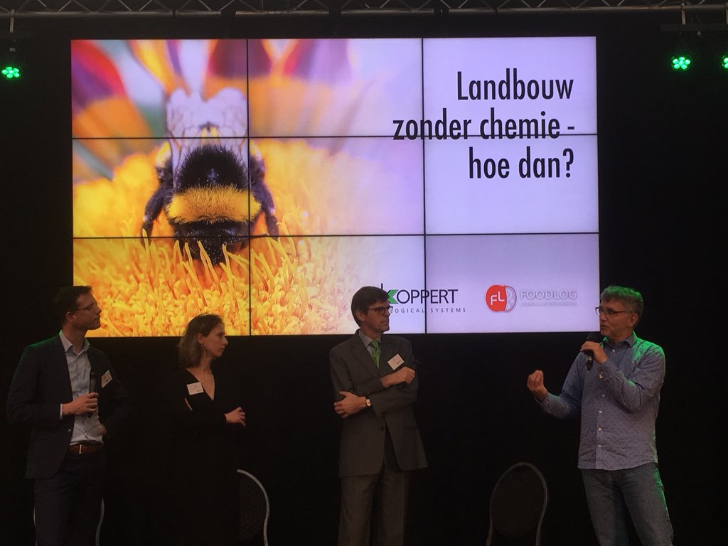 HelmaVerberkt's tweet photo. #MichelHaring bekritiseert het academische gehalte van de regelgeving omtrent biologische middelen. Moeten biologische middelen door dezelfde hoepel springen als de chemische middelen ? Hoe kunnen wij komen tot een betere werkwijze #Systeemaanpak met integrale benadering https://t.co/8NqVcXDG25