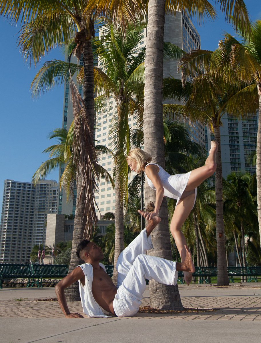 mosaic_dance's tweet photo. #WayUpWednesday with our beautiful dancers ❤️ #IAmMosaic #MDP2015 #Miami #NonProfit #SupportTheArts #Dance #SupportArtists https://t.co/F1apRpJZsQ