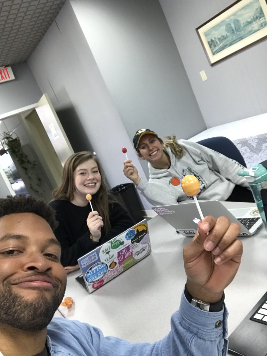 MAB_ColumbiaSC's tweet photo. Happy Something on a Stick Day everyone!¡! We hope your day is full of delicious things on sticks #lollipopz #stickz #weirdholidayz #toomanyhashtagz https://t.co/1rkVYDlsjg