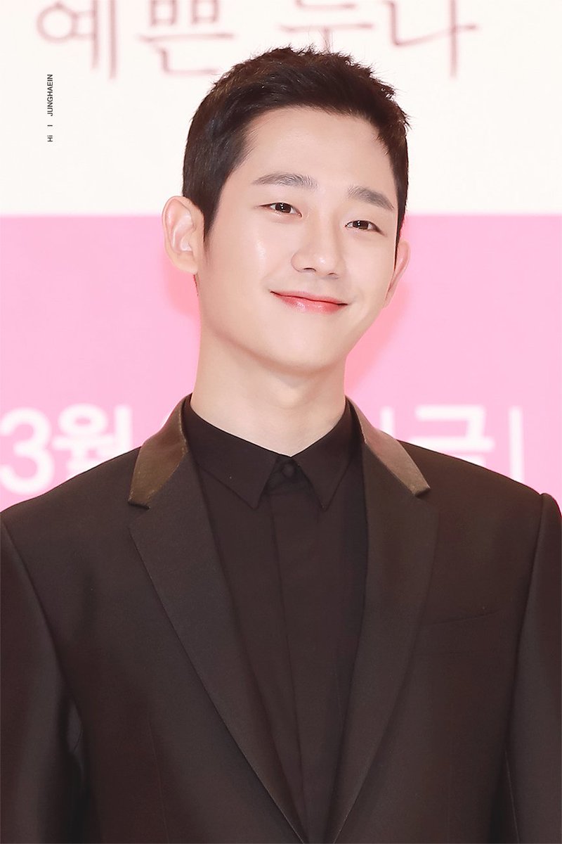 Jhaein41's tweet photo. 180328 밥 잘 사주는 예쁜 누나 제작발표회
#정해인 #Junghaein @ActorHaein 

예쁜 사람 옆에 예쁜 사람...👏
📎https://t.co/6X3Iom6Jv9
📎https://t.co/cbAaM4QAjR https://t.co/mi6Vx6aYoq