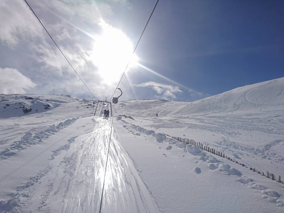 glencoemountain's tweet photo. It's turning out to be a pretty special afternoon at @glencoemountain #freshpowder #glencoe https://t.co/yv3Yd5ixu6