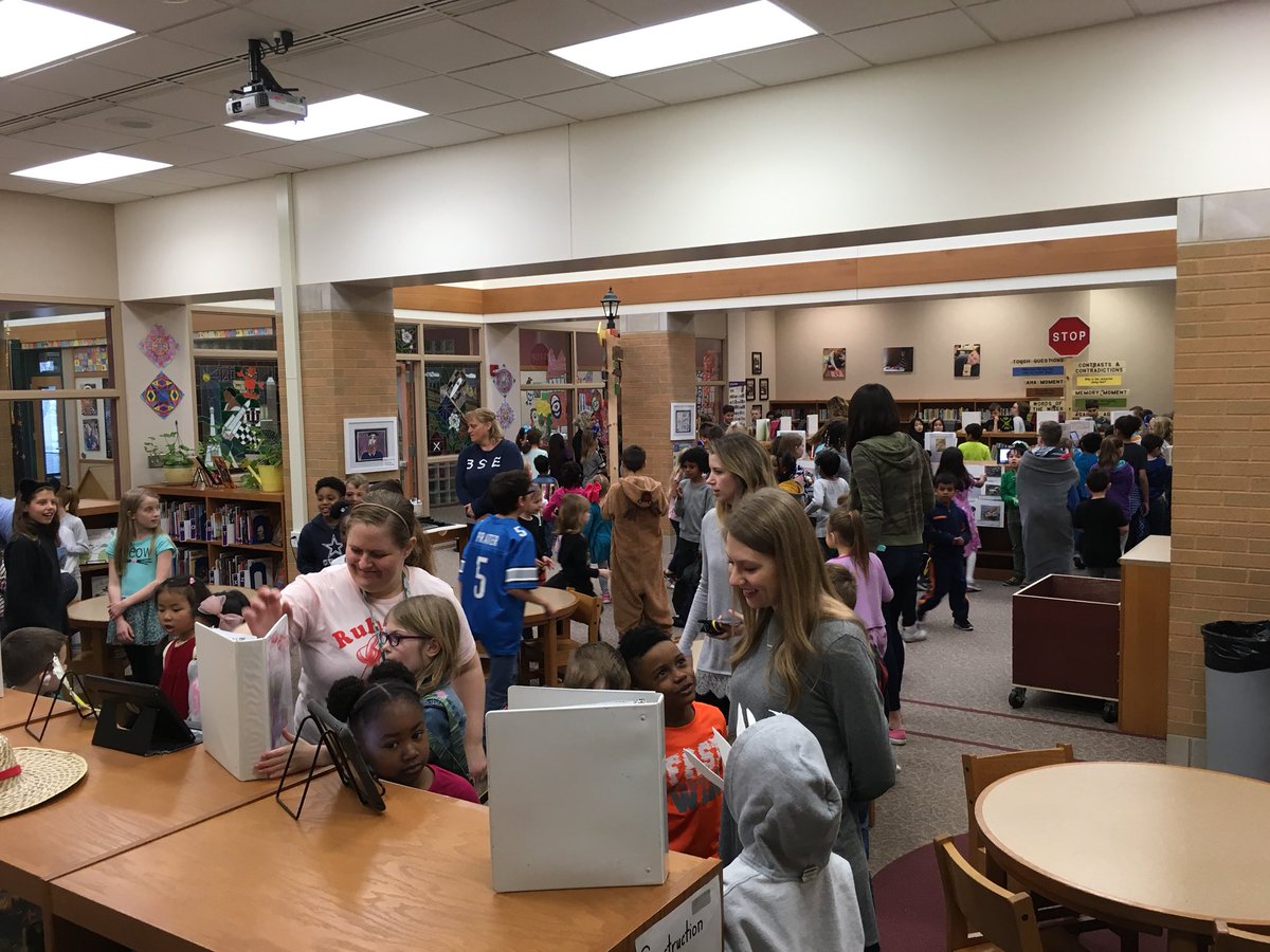 MrsKussyBSE's tweet image. Amazing Animal Adventures at BSE! Hats off to First Grade Miss Swanson’s class!@MsSwansonsClass @BSEhseIN #readthinkwriteshare