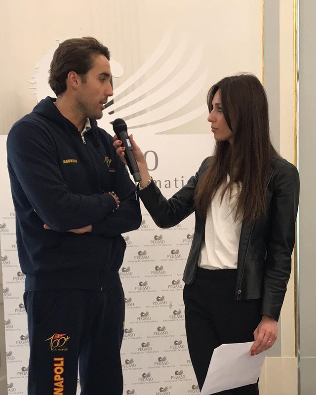 unipegaso_it's tweet photo. 🎤 L'intervista al nostro studente e campione italiano di pallanuoto, Alex Giorgetti @alexgiorgettiofficial Guardala qui: https://t.co/Q68kzB7HHA
#unipegaso #scienzedellaformazione #waterpolo #Shanghai2011🥇 #London2012🥈 #Budapest2014🥉
#circolocanott… https://t.co/d0xNsxX29C https://t.co/0GeiupNH5o