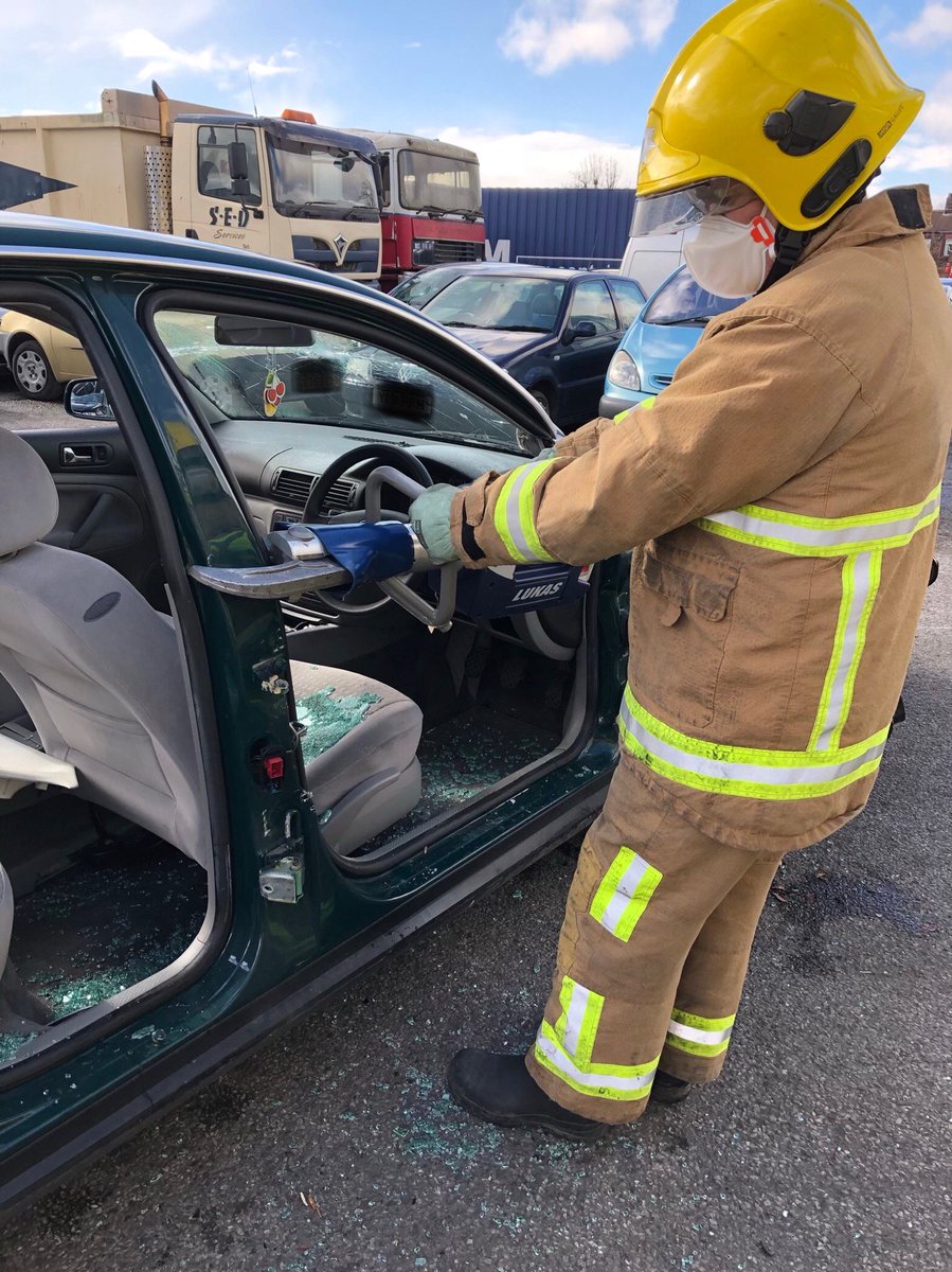 WidnesFS's tweet image. White Watch carrying out some RTC training this afternoon, a big thank you to @HGG_Recovery for allowing us use of their site and cars. #drivesafe #roadsafety