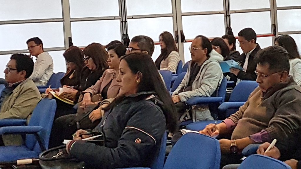 Caces_Ec's tweet photo. 📚 AHORA| CEAACES desarrolla Taller de proceso editorial de revistas universitarias con el objetivo de impulsar la producción científica en las Instituciones de Educación Superior del país. https://t.co/ogbCsbPqA8