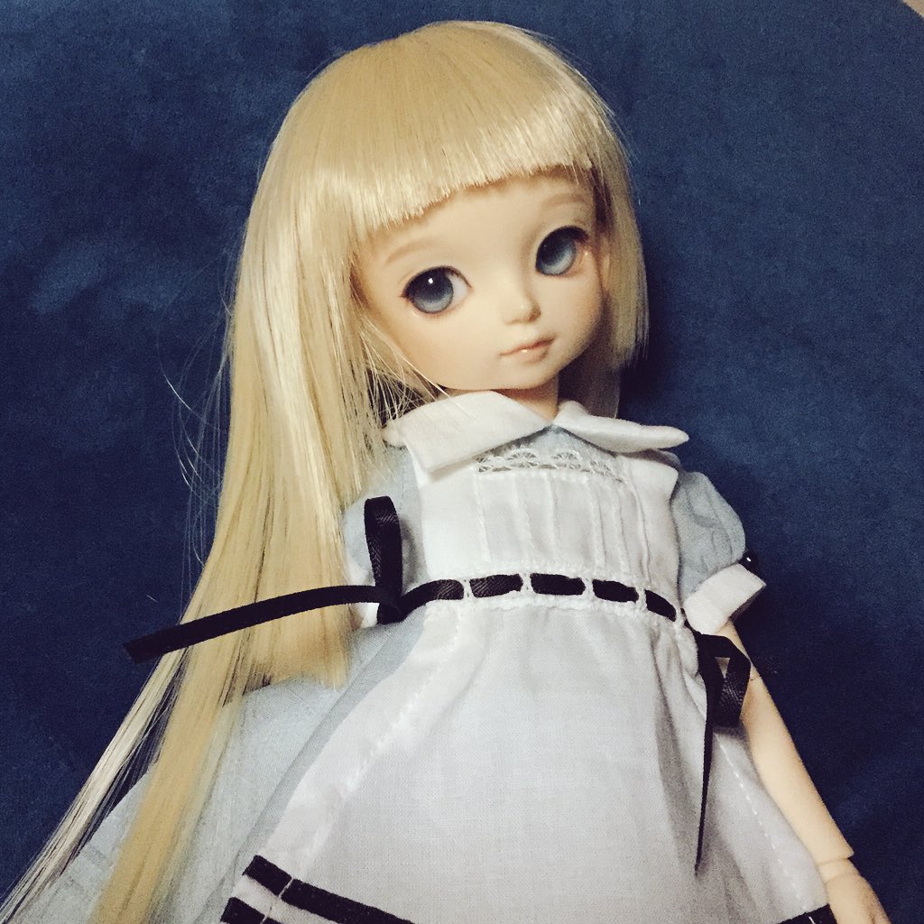 kuragenoshippo's tweet photo. ROSEN LIED さんのシンプル系のドレスが大好きです。
OMボディにジャストサイズはＲＬドレスかも。 https://t.co/0GFyNxuMJR