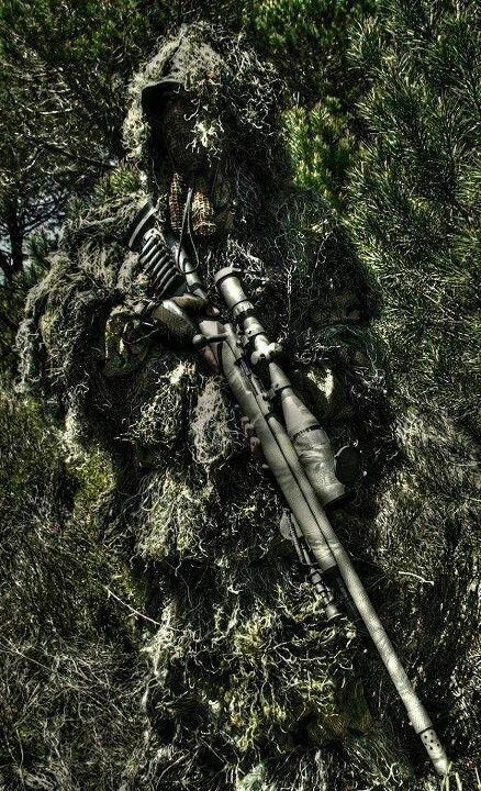 あなたは見つけられるかな！？　自然に擬態するギリースーツがスゴイ！！！